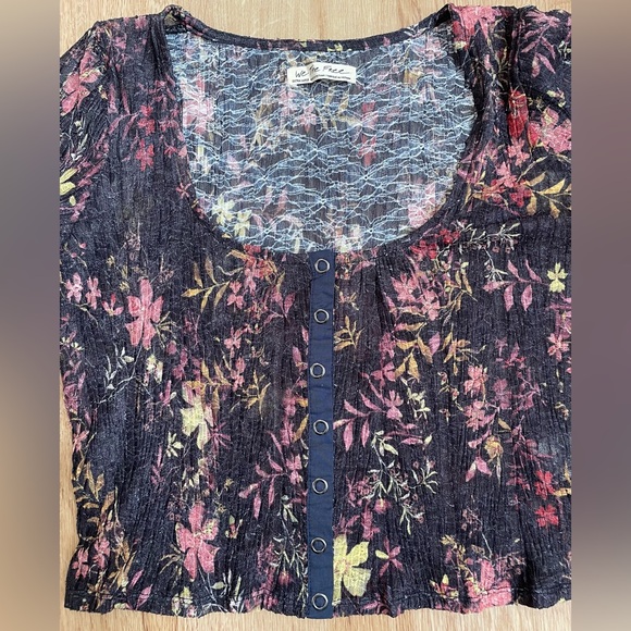 Free People XL floral Angelina top with snaps - Picture 10 of 12